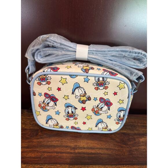 NEW Loungefly Disney Baby Donald Duck Stars Camera Crossbody Bag - Picture 6 of 7